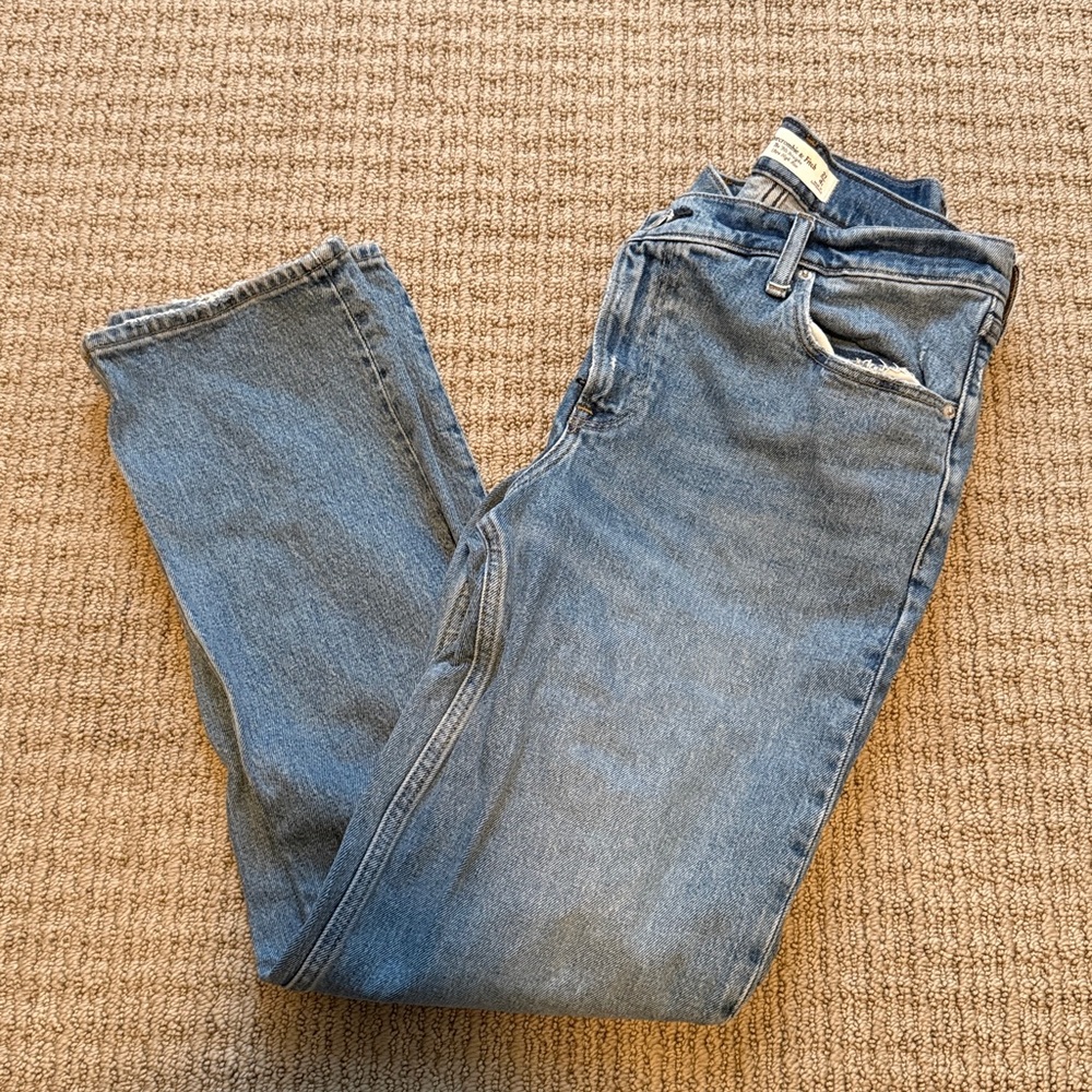 Abercrombie and Fitch 90’s Straight Ultra High Rise 27 S